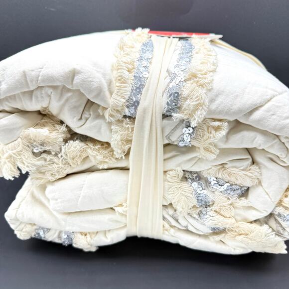 Opalhouse Moroccan Wedding Quilt Comforter Full Queen Cream Sequin Embroidered - Picture 6 of 8